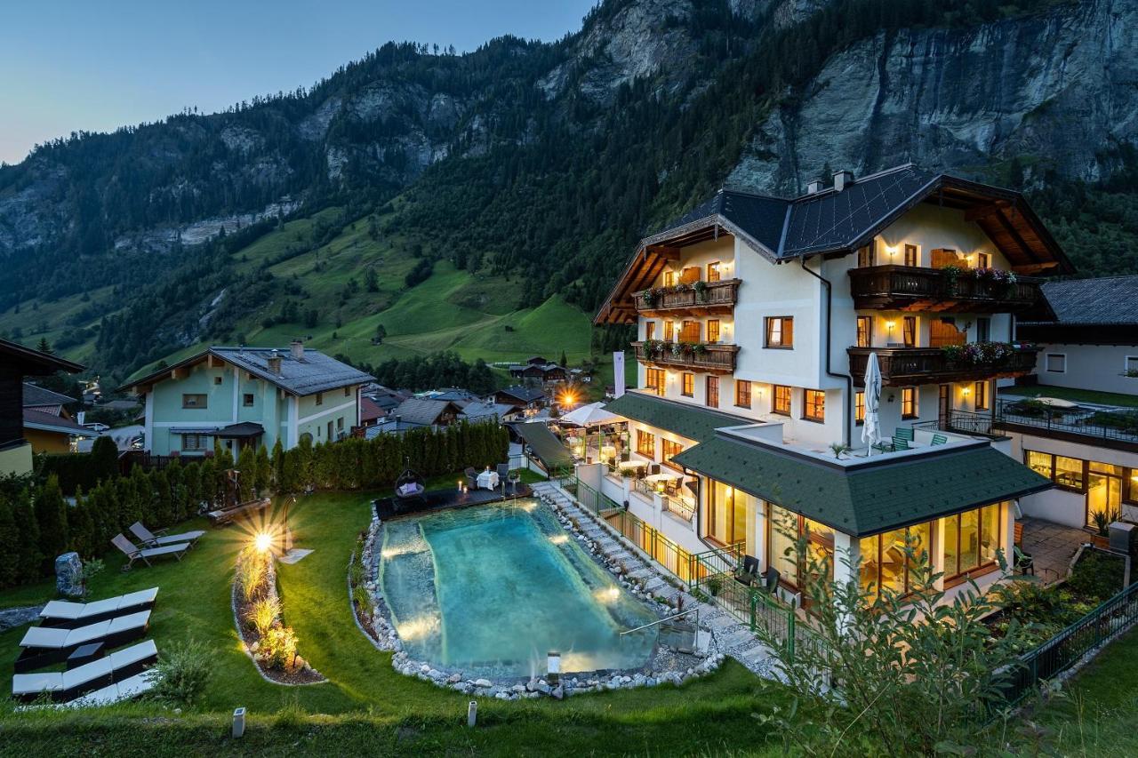 Natur-&Auszeithotel Hüttenwirt Hüttschlag Exterior foto