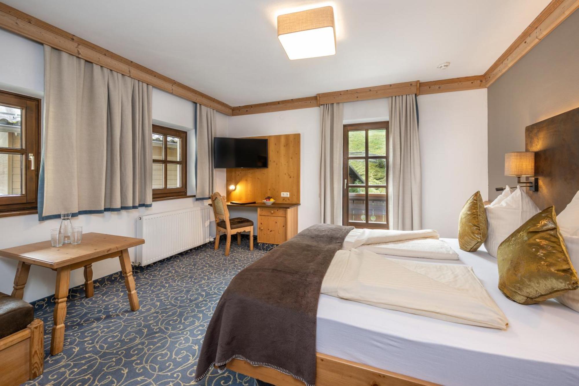 Natur-&Auszeithotel Hüttenwirt Hüttschlag Exterior foto